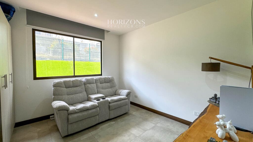 Casa esquinera en  Condominio la Estefana Sabanilla con Exclusivas Amenidades nja1219