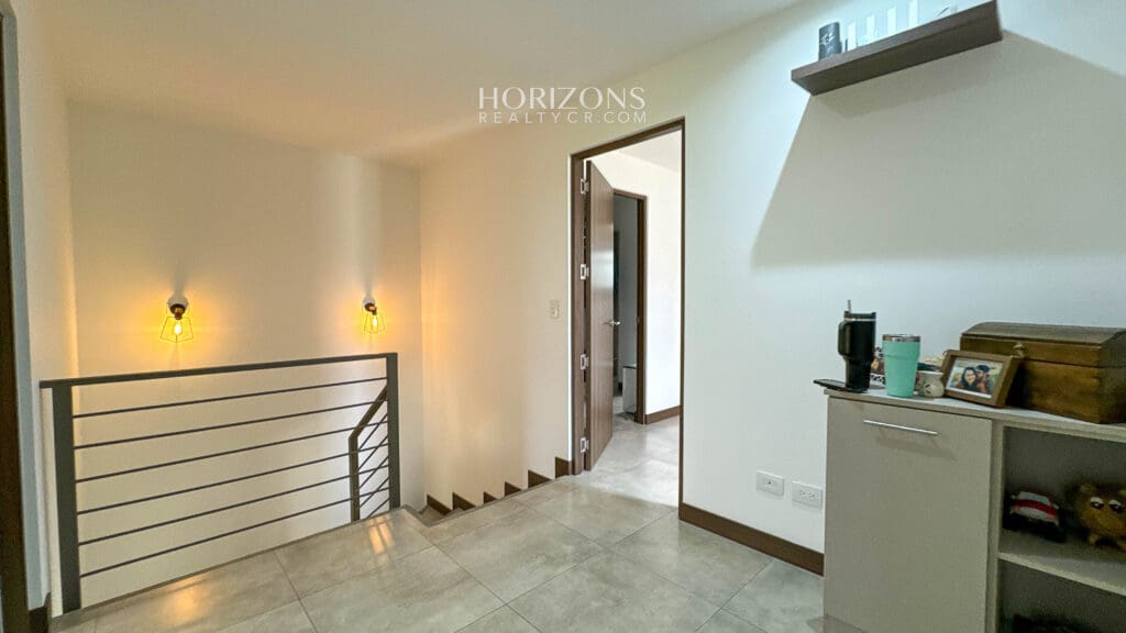 Casa esquinera en  Condominio la Estefana Sabanilla con Exclusivas Amenidades nja1219
