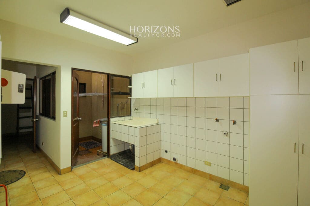 Se Alquila Casa en San Pedro 4 Habitaciones Amplia en Condominio nja772