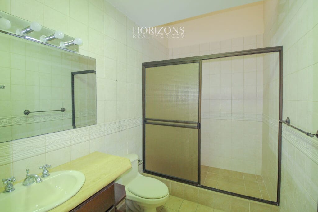 Se Alquila Casa en San Pedro 4 Habitaciones Amplia en Condominio nja772