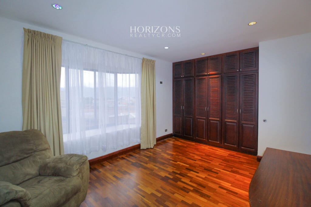 Se Alquila Casa en San Pedro 4 Habitaciones Amplia en Condominio nja772