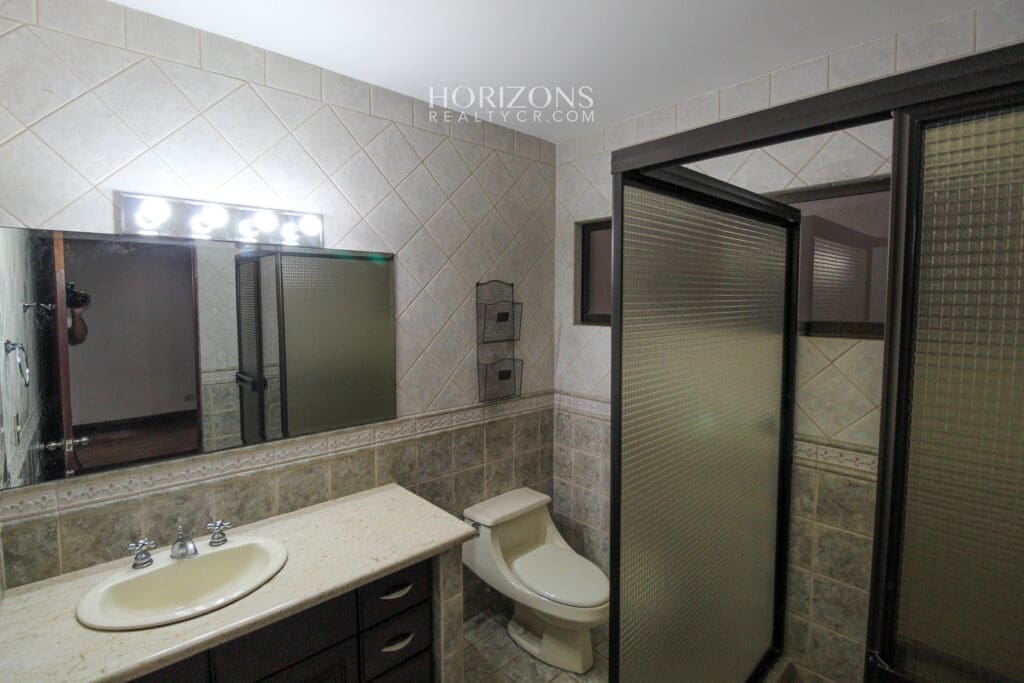 Se Alquila Casa en San Pedro 4 Habitaciones Amplia en Condominio nja772