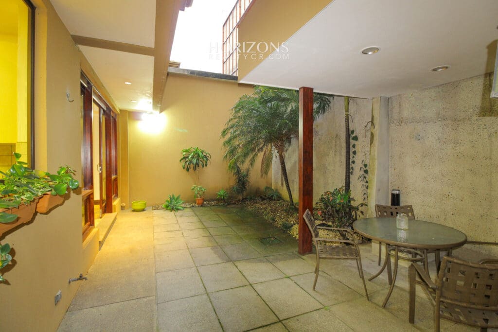 Se Alquila Casa en San Pedro 4 Habitaciones Amplia en Condominio nja772