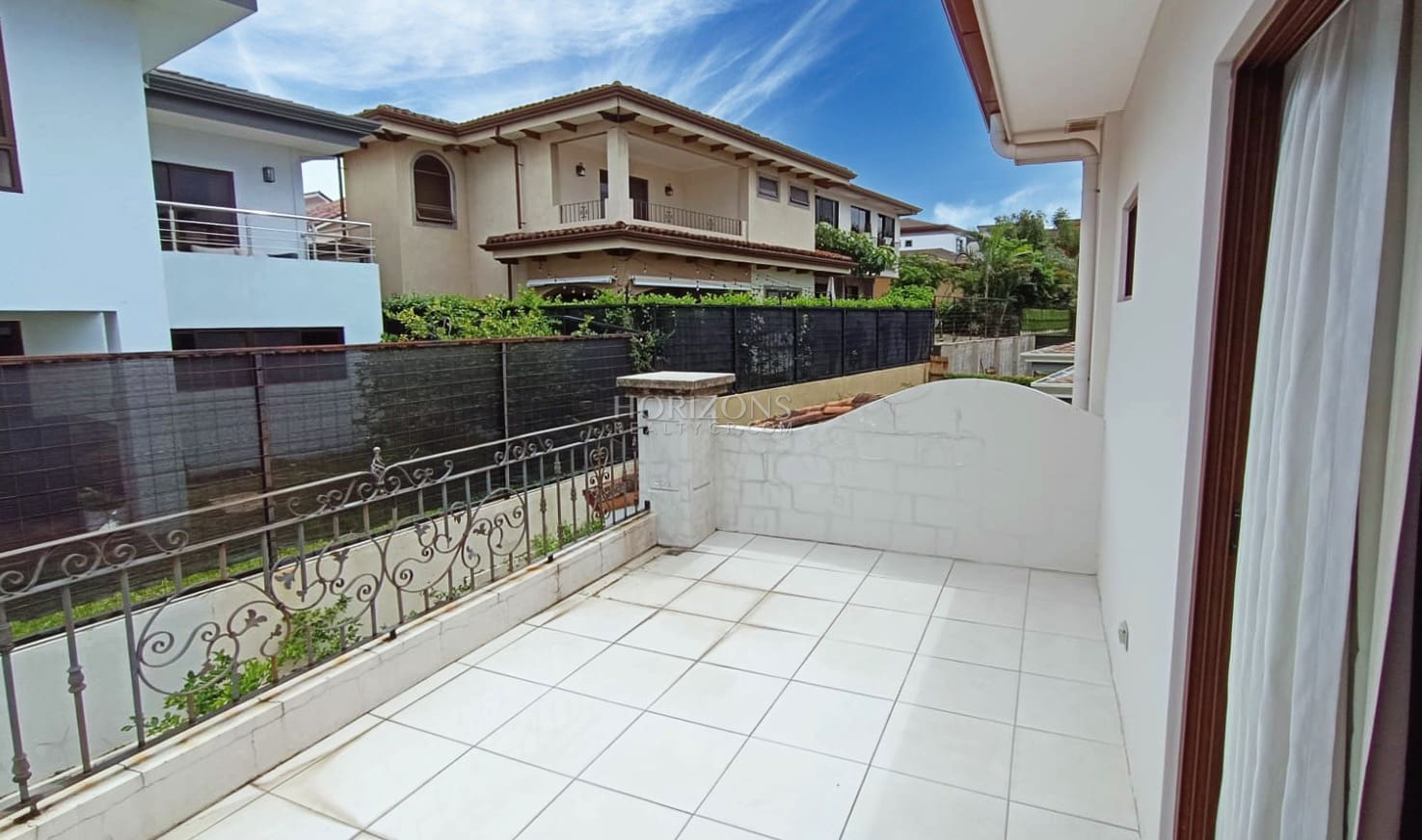 Venta Casa en Condominio Francosta Barreal Heredia 3 Habitaciones y Piscina NJR71