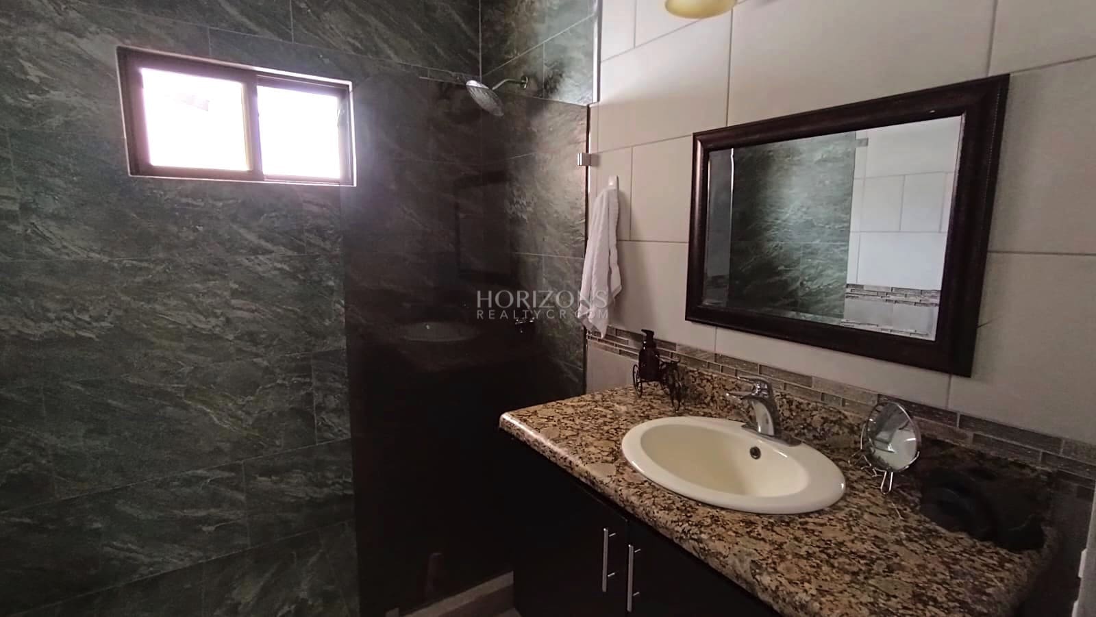 Venta Casa en Condominio Francosta Barreal Heredia 3 Habitaciones y Piscina NJR71