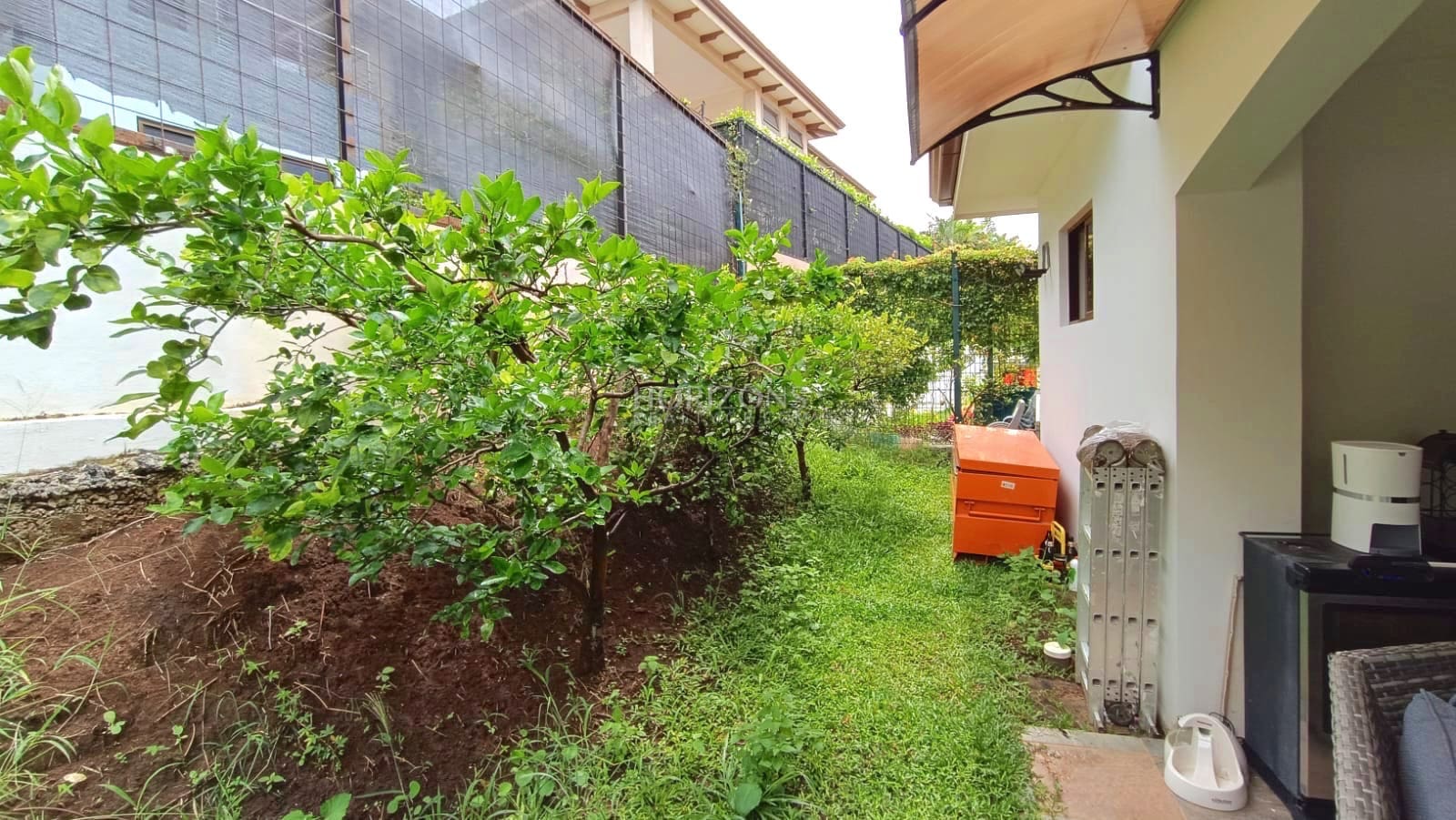 Venta Casa en Condominio Francosta Barreal Heredia 3 Habitaciones y Piscina NJR71