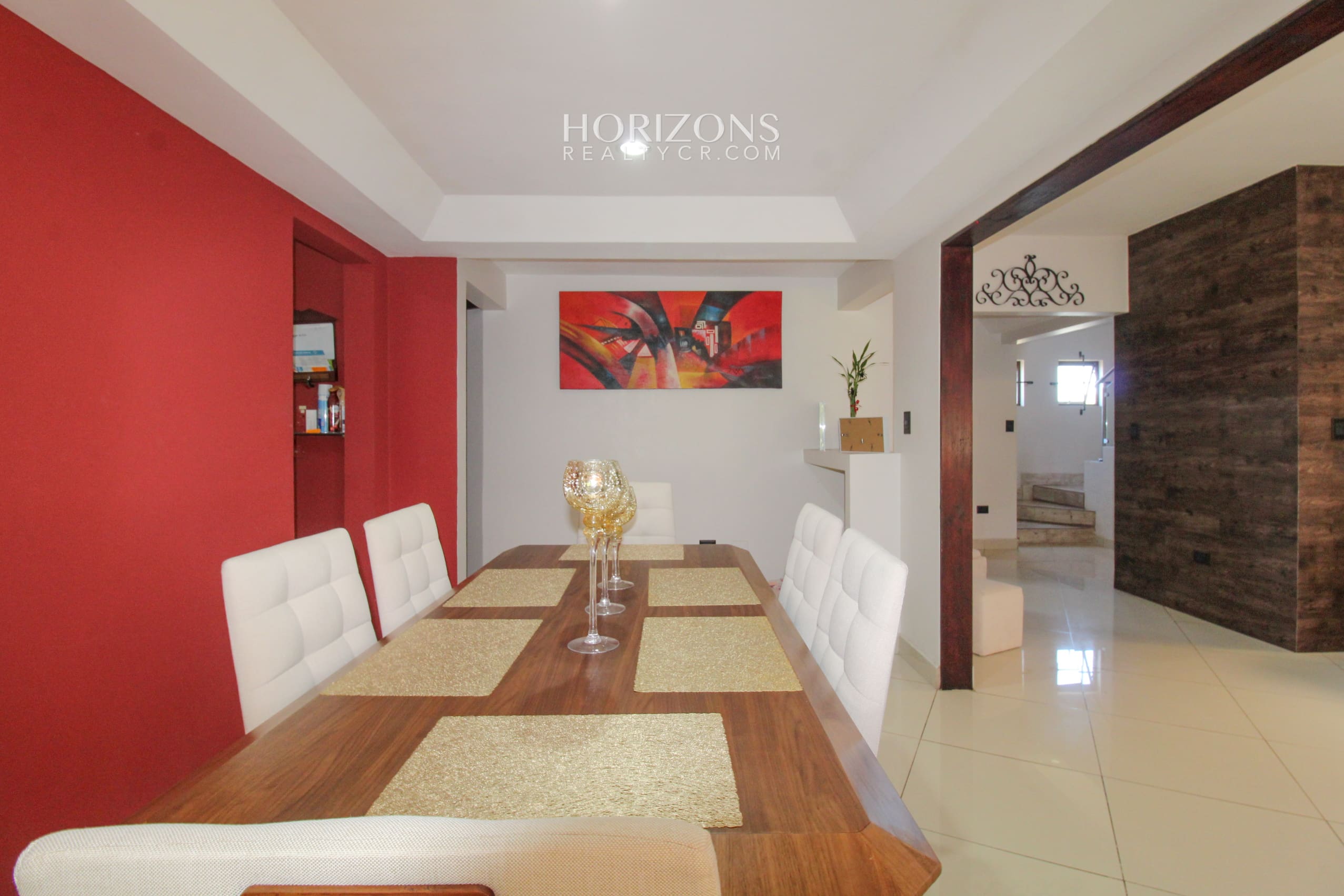 Casa En Venta con amplio patio Curridabat a 300m de Automercado Guayabos En Residencial Cerrado 5 Habitaciones nja1216