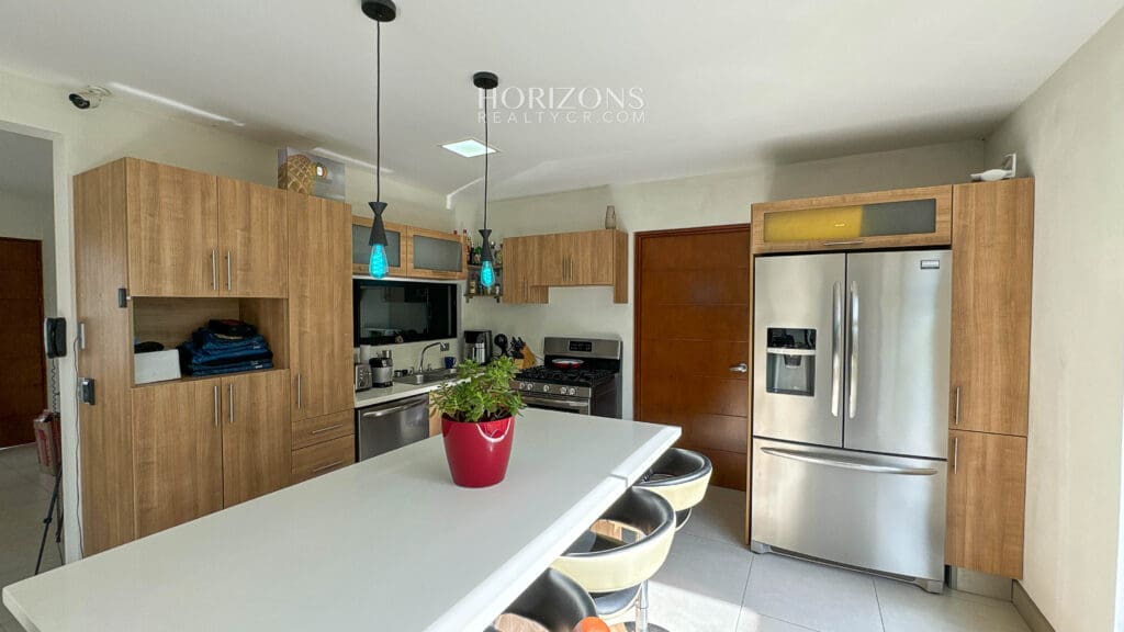 Casa contemporánea en venta Condominio Rialto San Pedro / Sabanilla nja1222