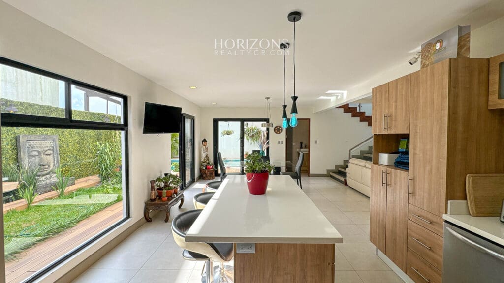 Casa contemporánea en venta Condominio Rialto San Pedro / Sabanilla nja1222