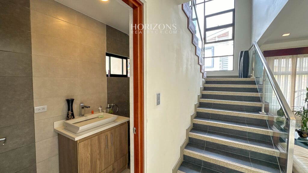 Casa contemporánea en venta Condominio Rialto San Pedro / Sabanilla nja1222