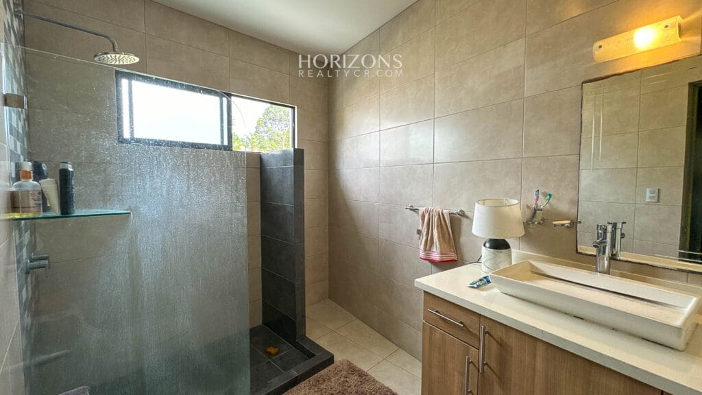 Casa contemporánea en venta Condominio Rialto San Pedro / Sabanilla nja1222