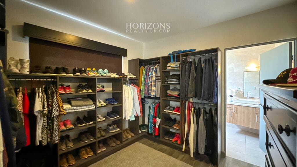 Casa contemporánea en venta Condominio Rialto San Pedro / Sabanilla nja1222