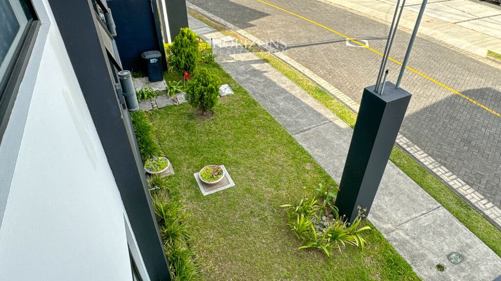 Casa contemporánea en venta Condominio Rialto San Pedro / Sabanilla nja1222