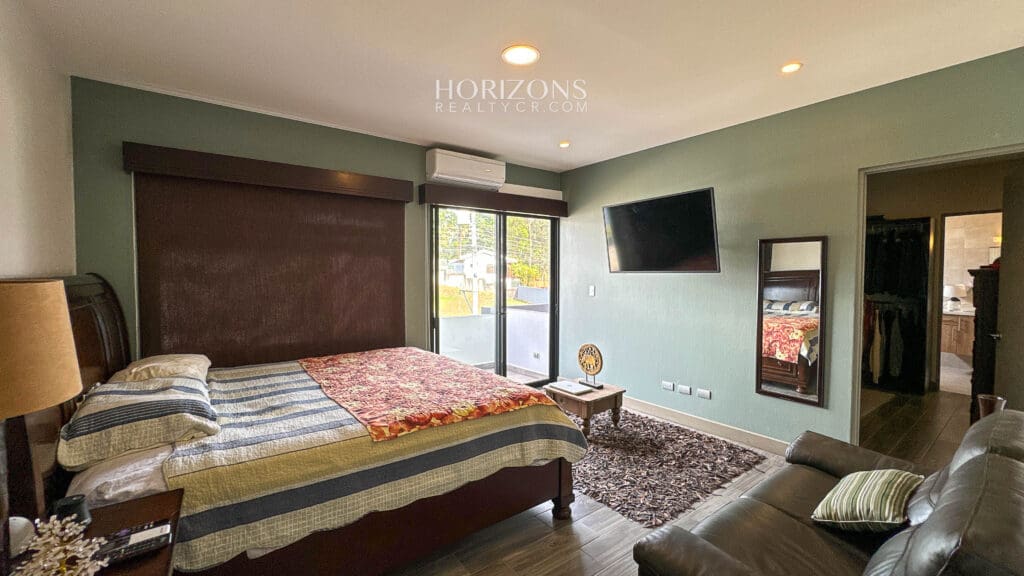 Casa contemporánea en venta Condominio Rialto San Pedro / Sabanilla nja1222