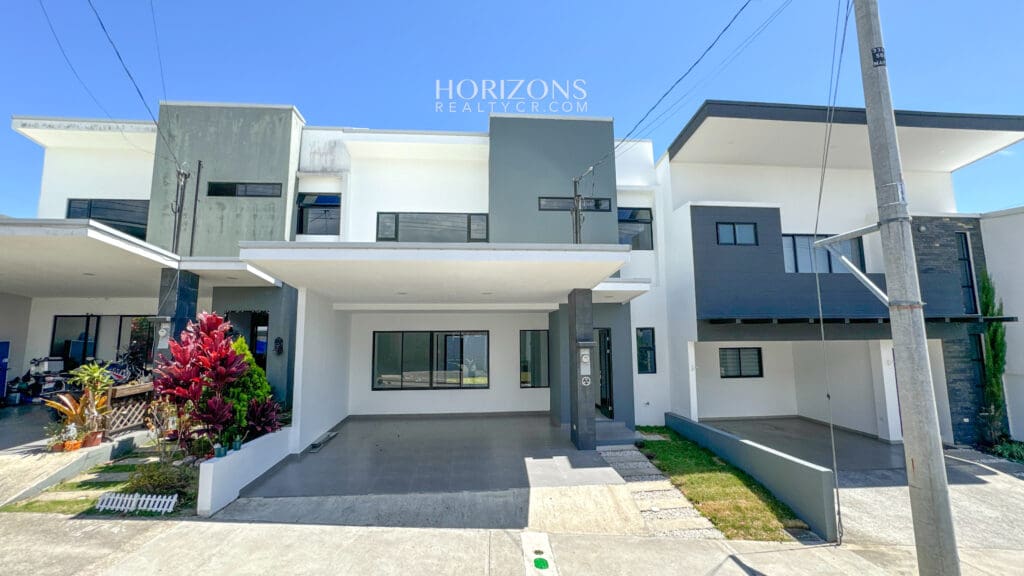 Casa En Venta En Condomino Terralta Moderna 3 Habitaciones Nja1223