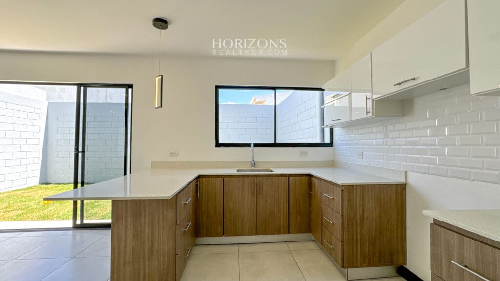 Casa en venta en Condomino Terralta Moderna 3 habitaciones nja1223