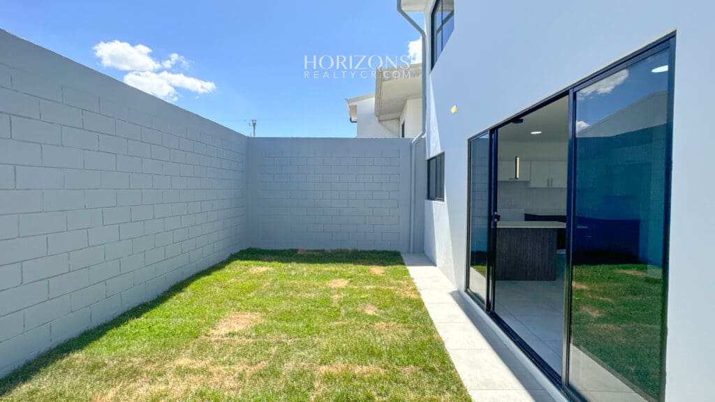 Casa en venta en Condomino Terralta Moderna 3 habitaciones nja1223