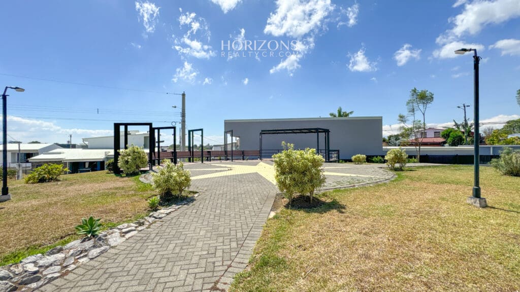 Se Vende Lote 166m2 en Condominio Terrralta nja1221