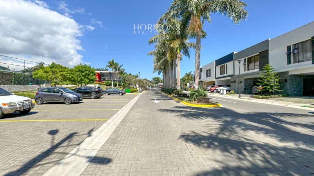 Se Vende Casa en Condominio Terralta Concepción Tres Ríos 3 Habitaciones y Oficina noj1209or