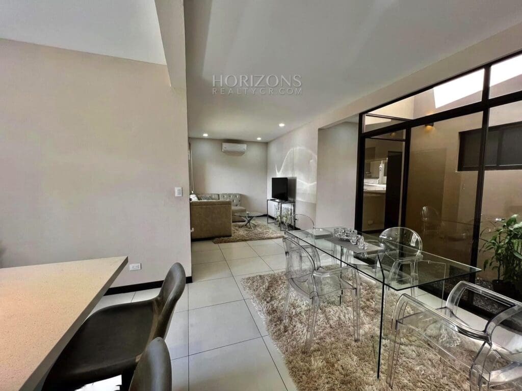 Moderna Casa de Una Planta Condominio Los Higuerones Alajuela Se Vende NJR72