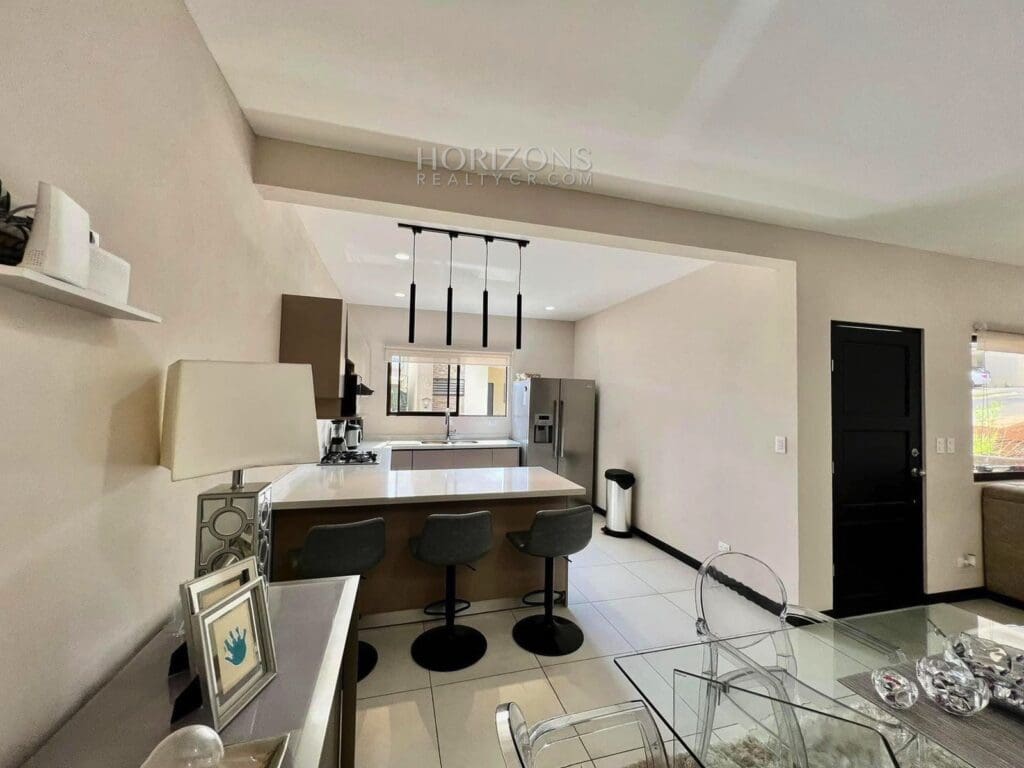 Moderna Casa de Una Planta Condominio Los Higuerones Alajuela Se Vende NJR72