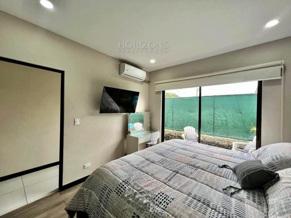 Moderna Casa de Una Planta Condominio Los Higuerones Alajuela Se Vende NJR72