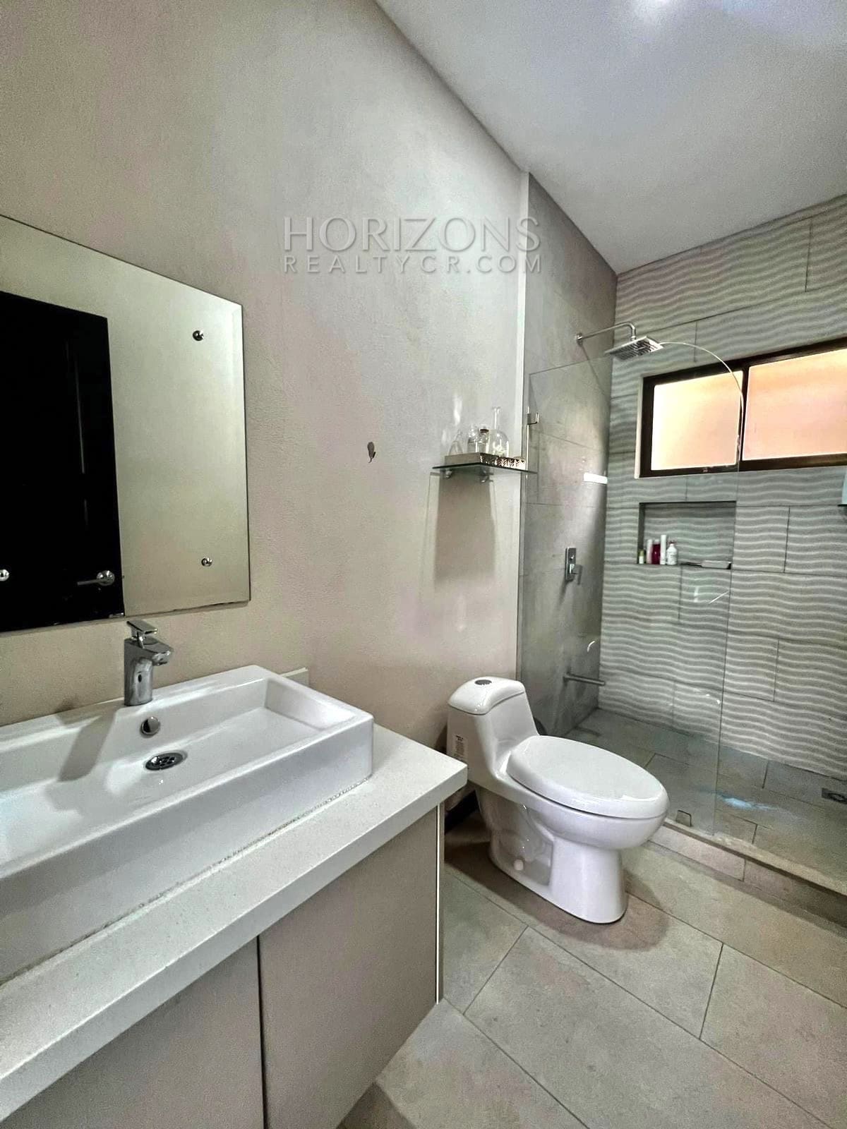 Moderna Casa de Una Planta Condominio Los Higuerones Alajuela Se Vende NJR72