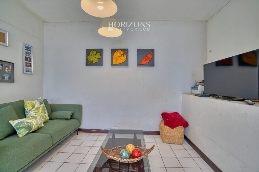 ¡En venta! Amplia Casa con Apartamento Independiente en Pinares Curridabat nja1227