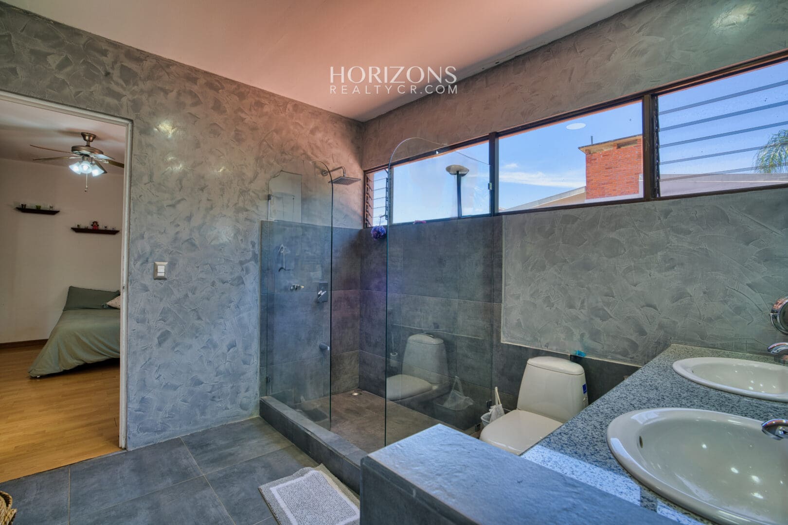 ¡En venta! Amplia Casa con Apartamento Independiente en Pinares Curridabat nja1227
