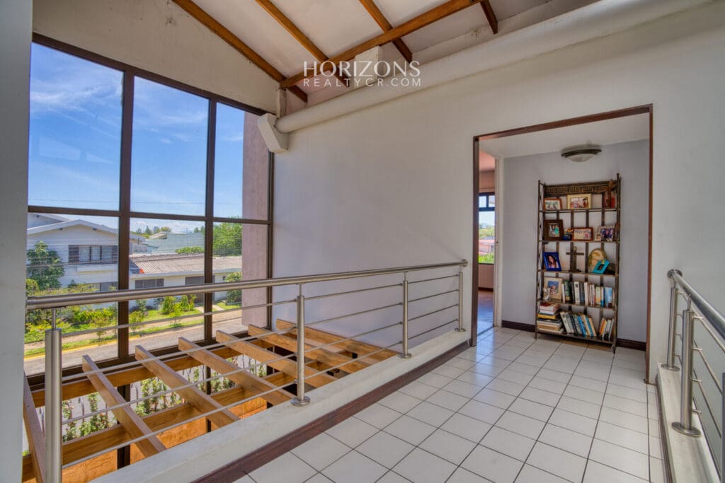 ¡En venta! Amplia Casa con Apartamento Independiente en Pinares Curridabat nja1227