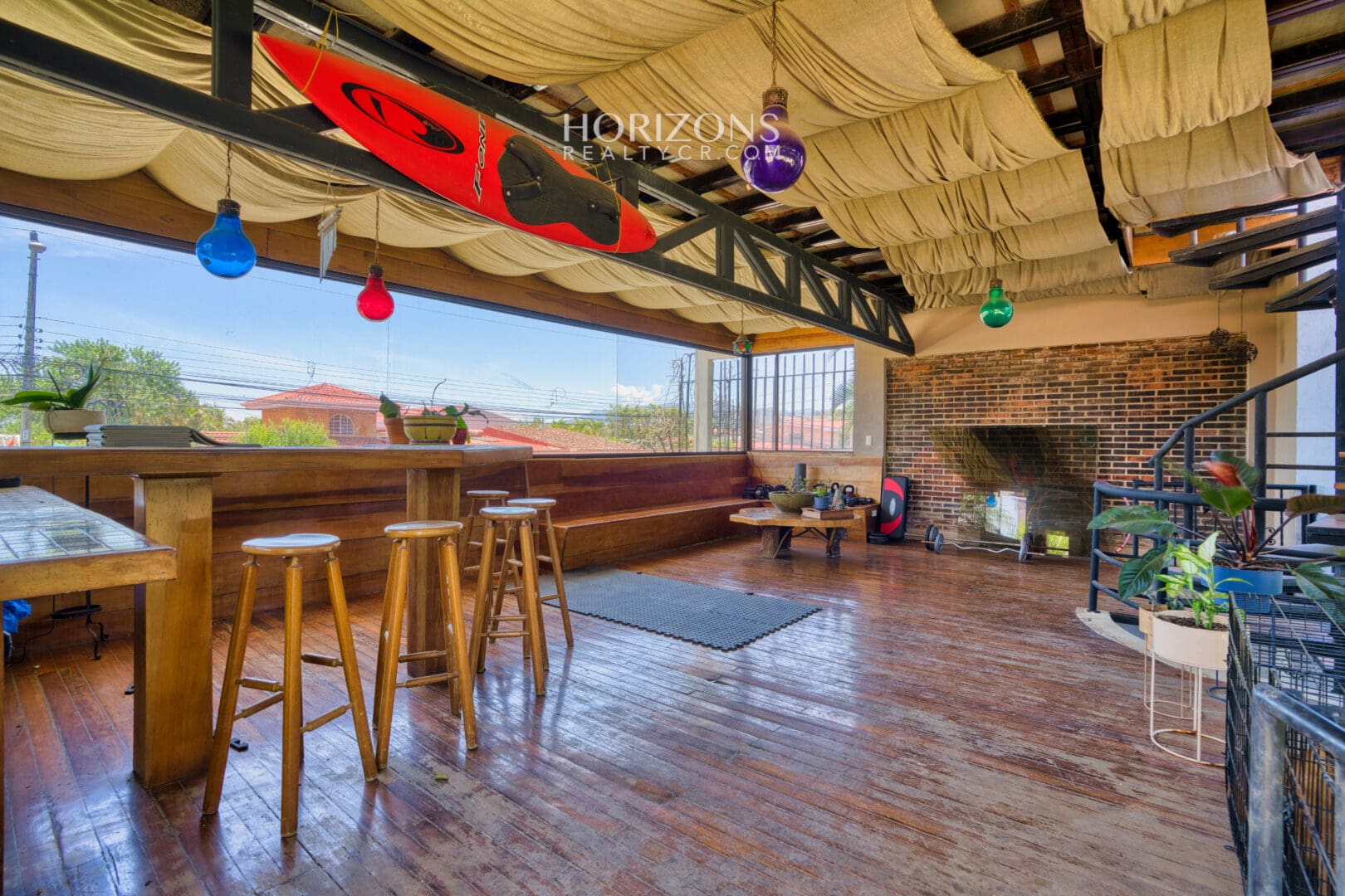 ¡En venta! Amplia Casa con Apartamento Independiente en Pinares Curridabat nja1227