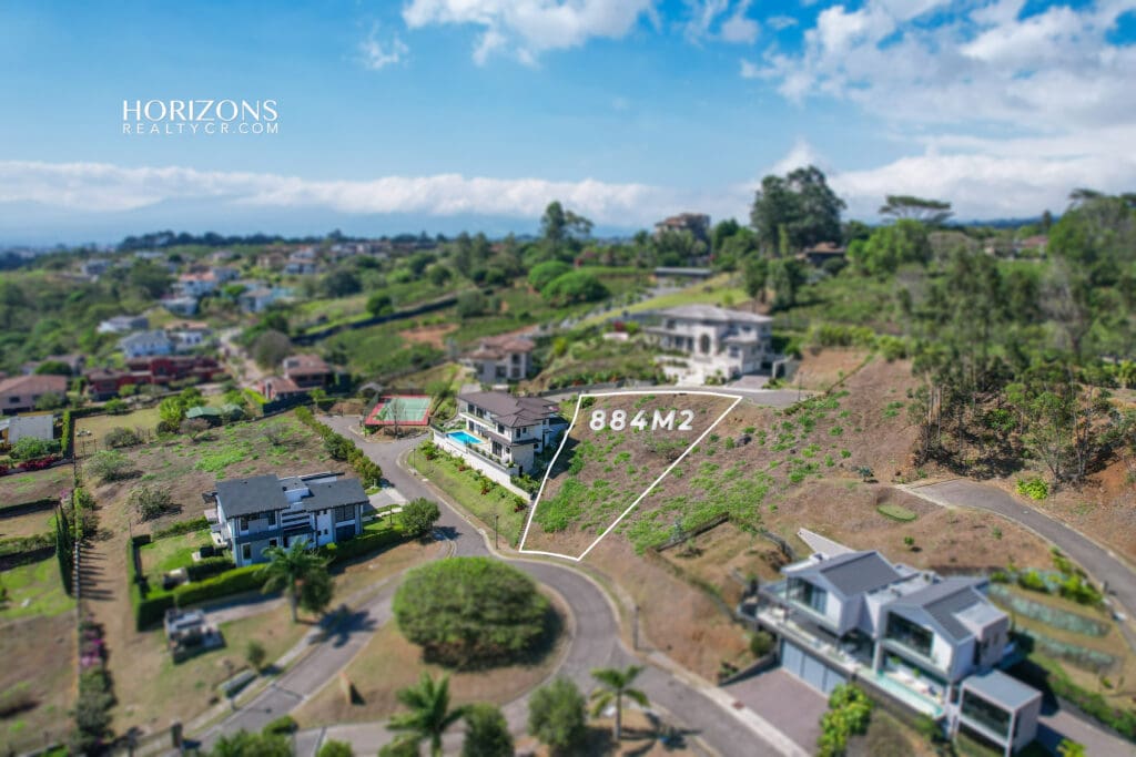 Lote 884m2 con Espectacular vista a las Montañas Colinas de Monte Alegre Condominio La Ceiba nja1229
