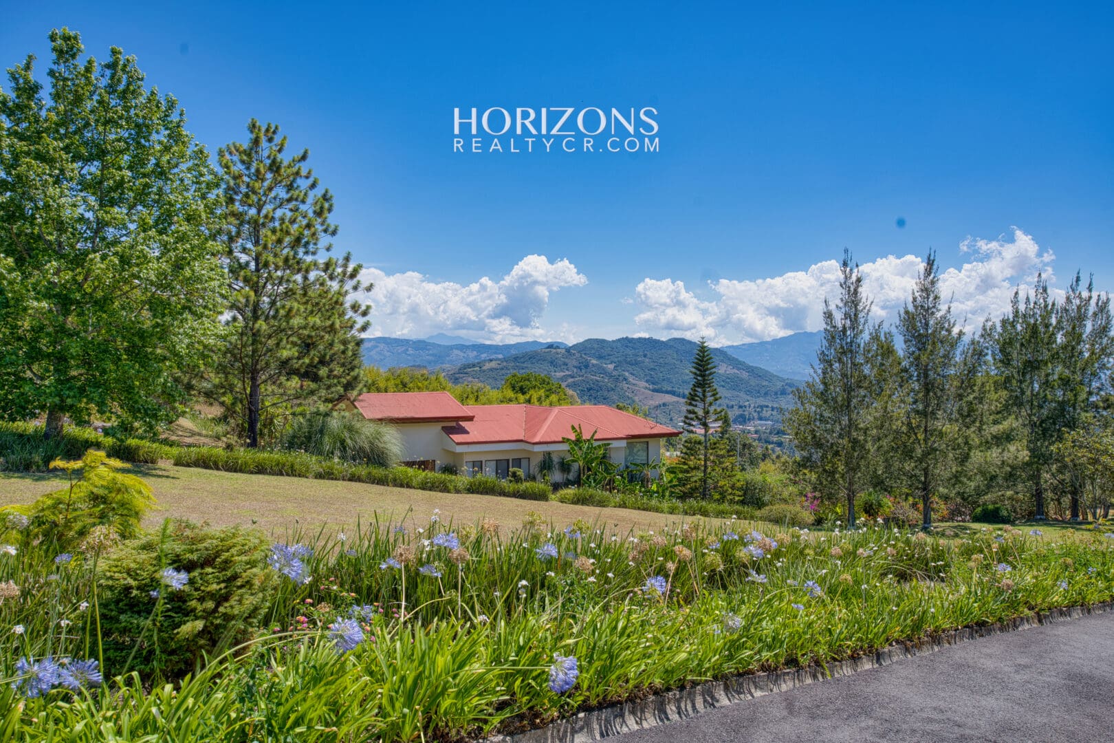Propiedad en venta en La Angelina, Cartago, de 36,692 m² con dos casas y bosque primario