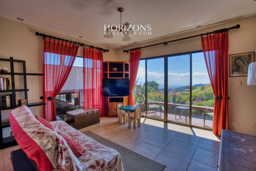 Propiedad de 36,692 m² en Venta en La Angelina, Cartago – Dos Casas, Bosque Primario y Vistas a las Montañas NJC06