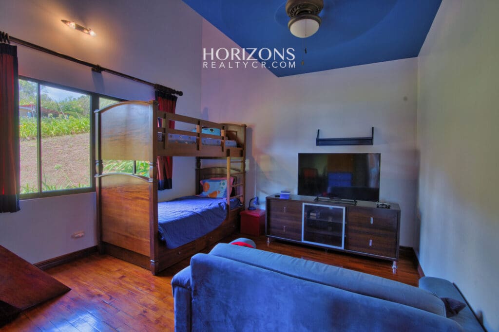 Propiedad de 36,692 m² en Venta en La Angelina, Cartago – Dos Casas, Bosque Primario y Vistas a las Montañas NJC06