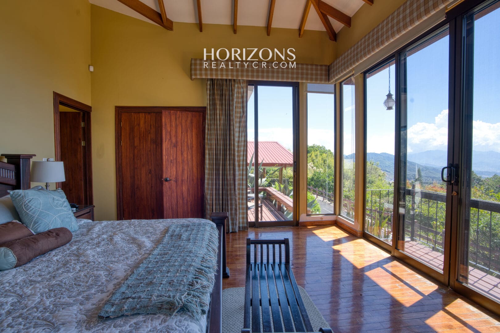 Propiedad de 36,692 m² en Venta en La Angelina, Cartago – Dos Casas, Bosque Primario y Vistas a las Montañas NJC06