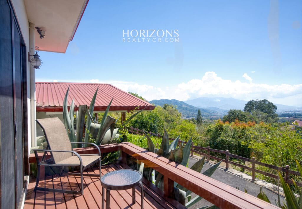 Propiedad de 36,692 m² en Venta en La Angelina, Cartago – Dos Casas, Bosque Primario y Vistas a las Montañas NJC06