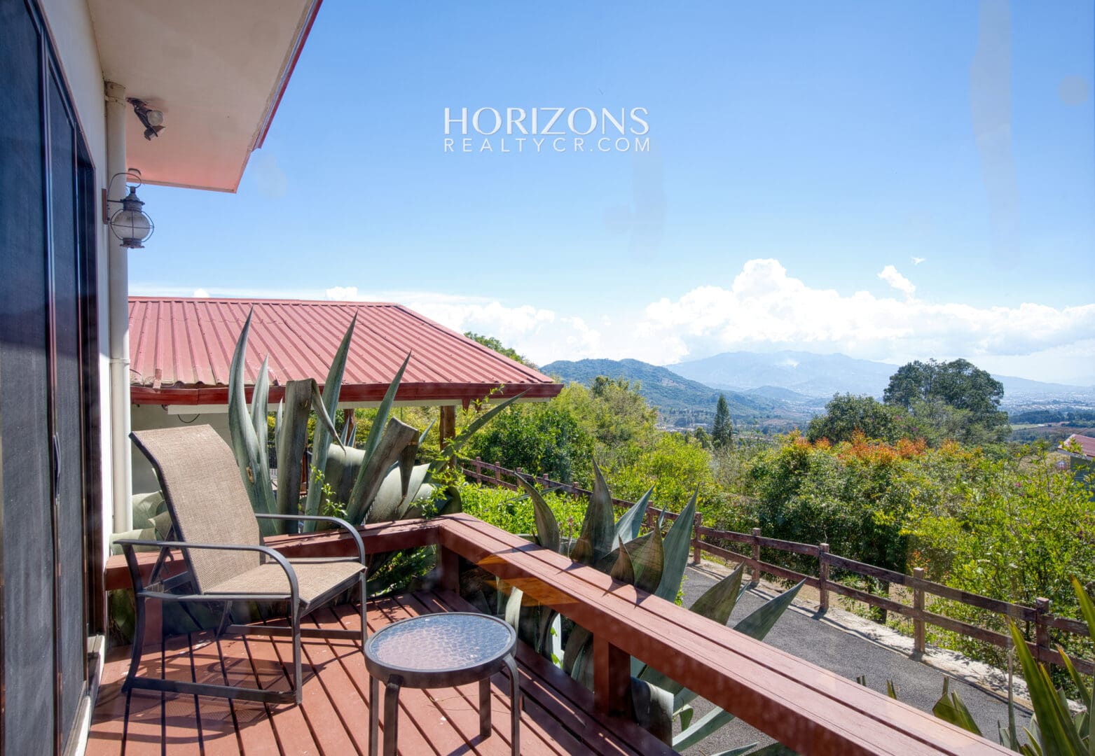 Propiedad de 36,692 m² en Venta en La Angelina, Cartago – Dos Casas, Bosque Primario y Vistas a las Montañas NJC06
