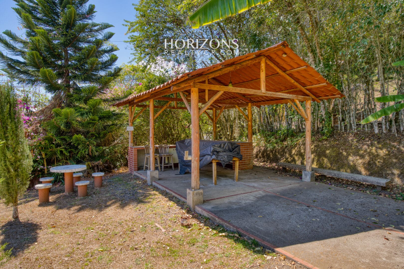 Propiedad de 36,692 m² en Venta en La Angelina, Cartago – Dos Casas, Bosque Primario y Vistas a las Montañas NJC06