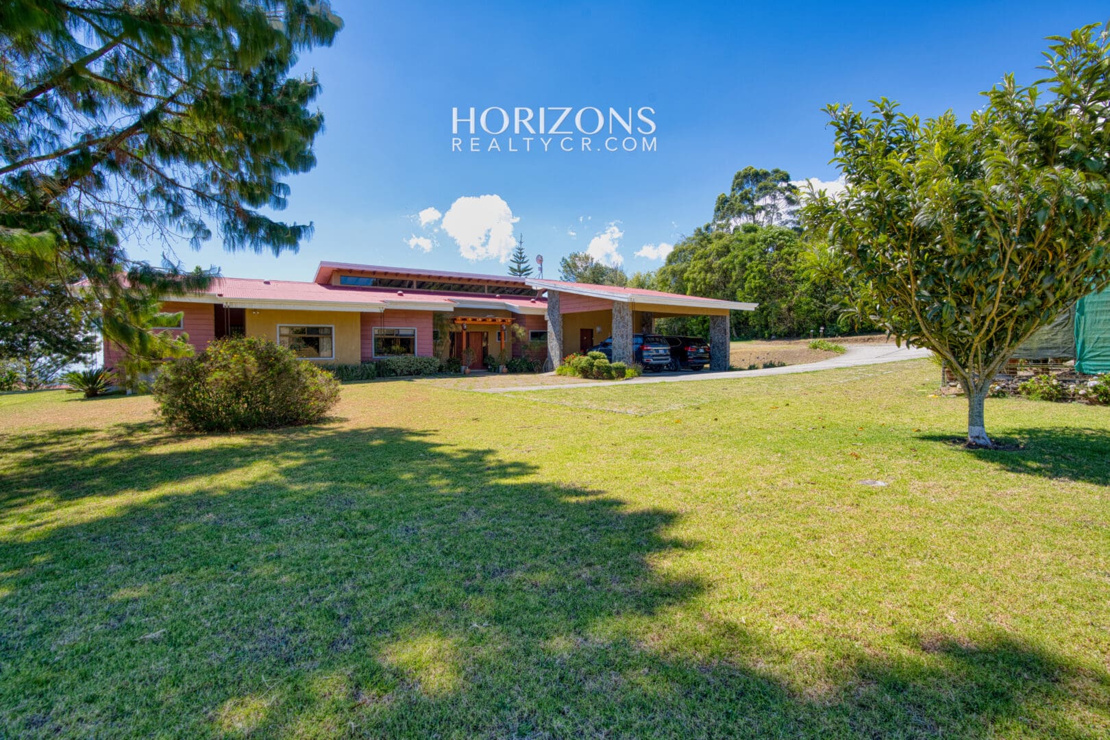 Propiedad de 36,692 m² en Venta en La Angelina, Cartago – Dos Casas, Bosque Primario y Vistas a las Montañas NJC06