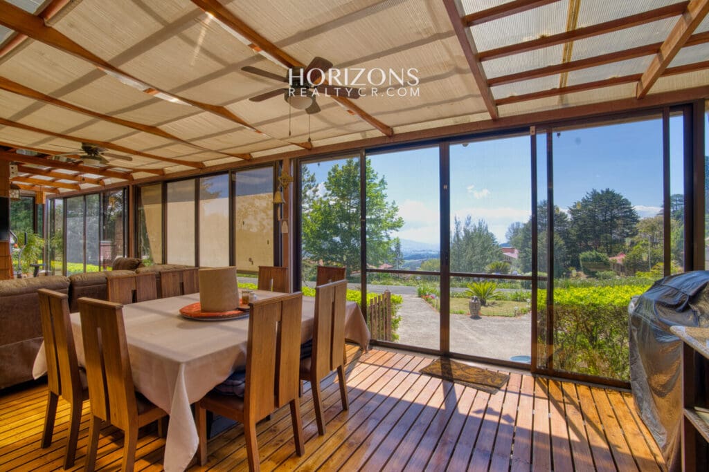 Propiedad de 36,692 m² en Venta en La Angelina, Cartago – Dos Casas, Bosque Primario y Vistas a las Montañas NJC06