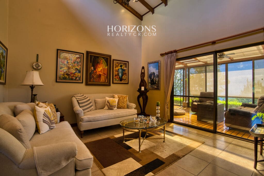 Propiedad de 36,692 m² en Venta en La Angelina, Cartago – Dos Casas, Bosque Primario y Vistas a las Montañas NJC06