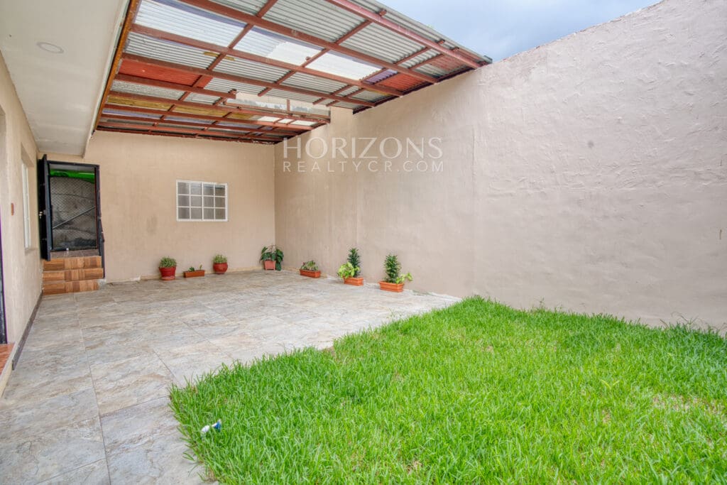 Casa de Un Nivel en Urbanización La Rioja Tres Ríos 3 Habitaciones NJA1205