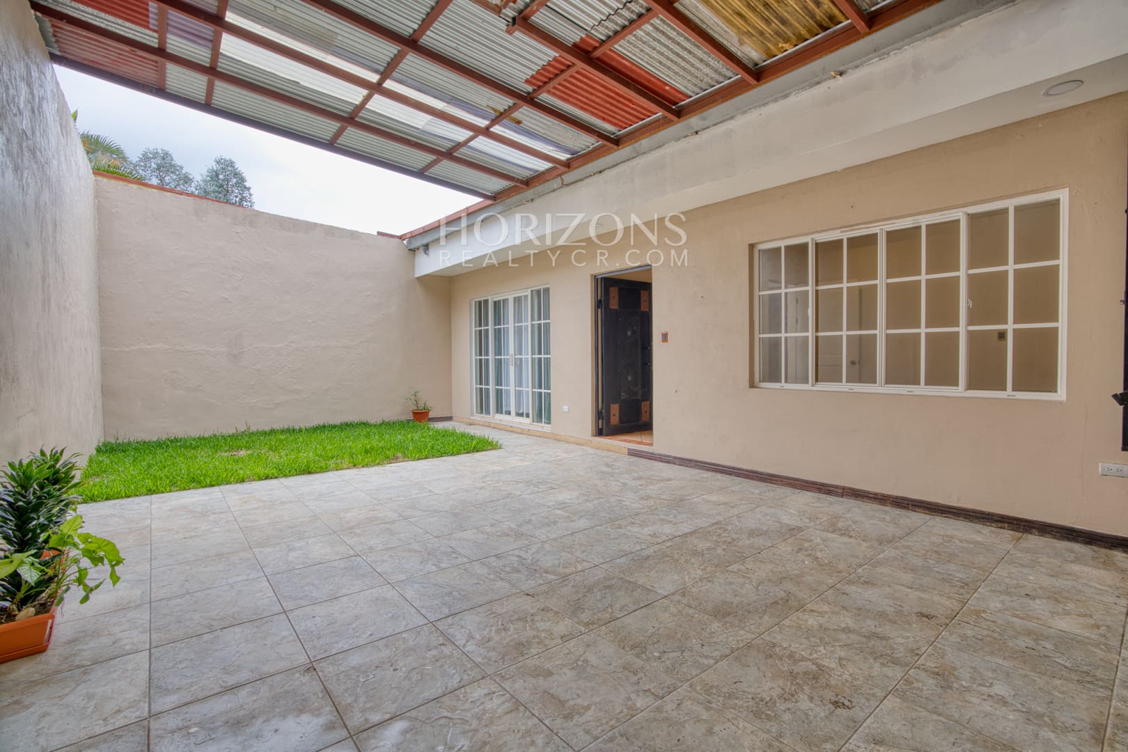 Casa de Un Nivel en Urbanización La Rioja Tres Ríos 3 Habitaciones NJA1205