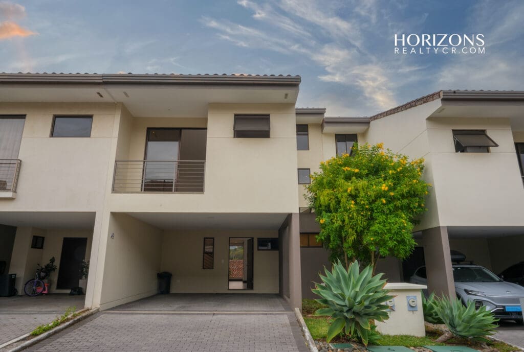 Casa M. Grande En Condominio La Estefana 227M2 Sabanilla Amplio Patio Nja1233