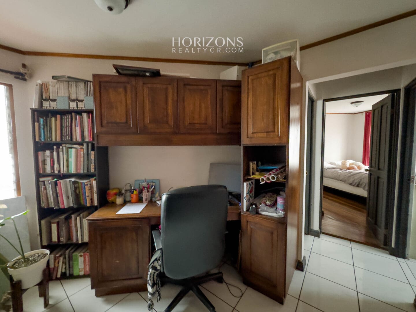 Se Vende Casa en Condominio San Pedro a 1km de la UCR 3 Parqueos nja1198