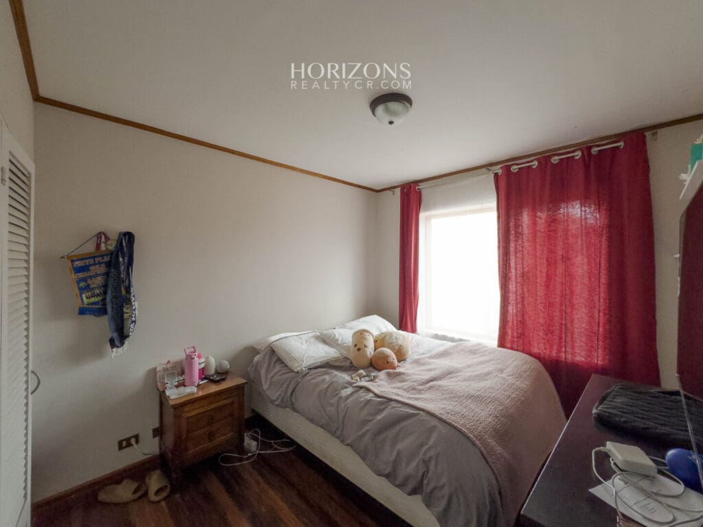 Se Vende Casa en Condominio San Pedro a 1km de la UCR 3 Parqueos nja1198