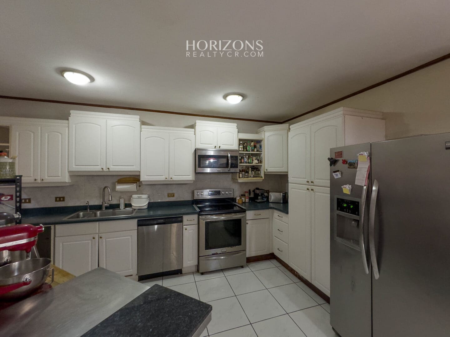 Se Vende Casa en Condominio San Pedro a 1km de la UCR 3 Parqueos nja1198