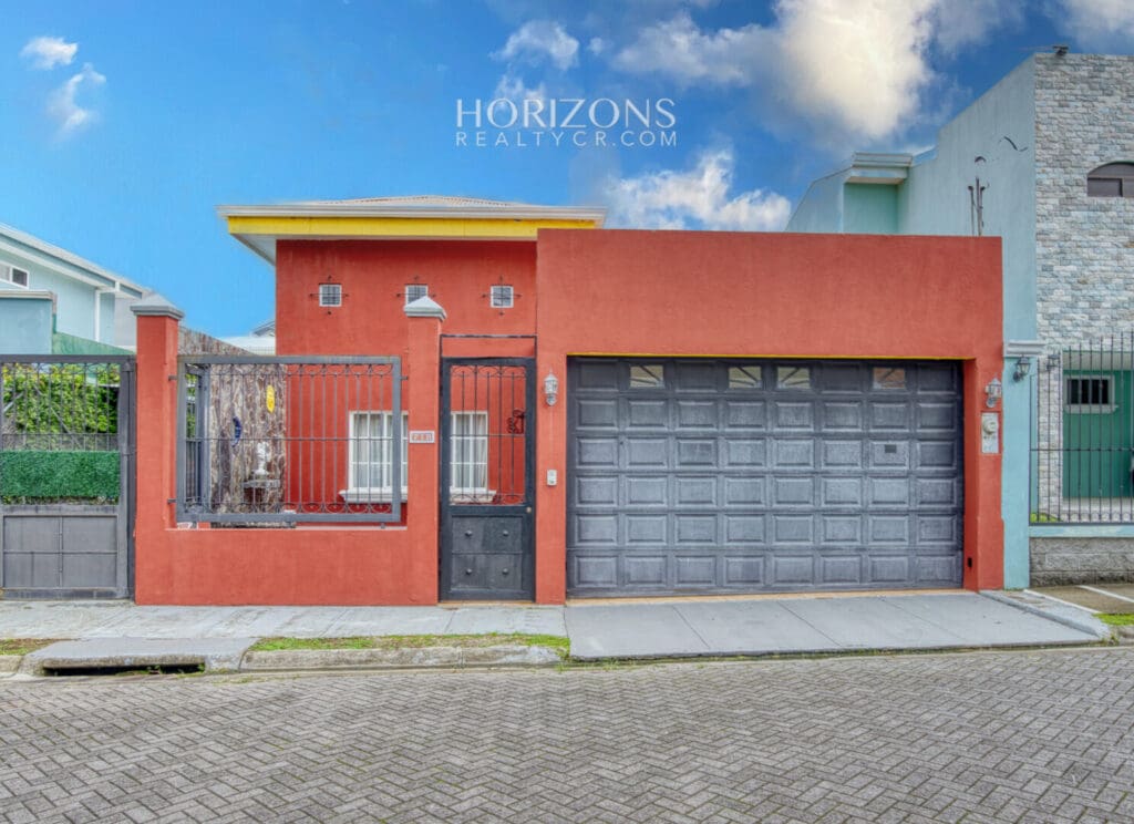 Casa De Un Nivel En Urbanización La Rioja Tres Ríos 3 Habitaciones Nja1205