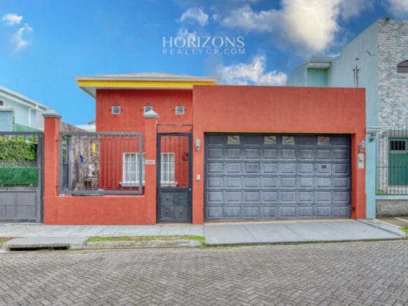 Casa De Un Nivel En Urbanización La Rioja Tres Ríos 3 Habitaciones Nja1205